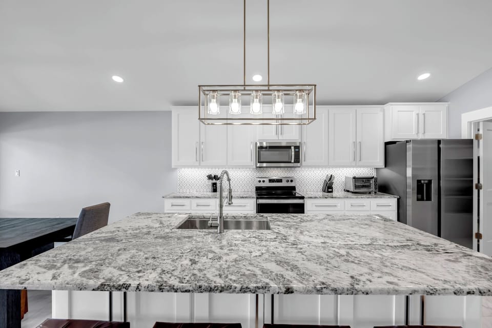 Modern Large kitchen & Island