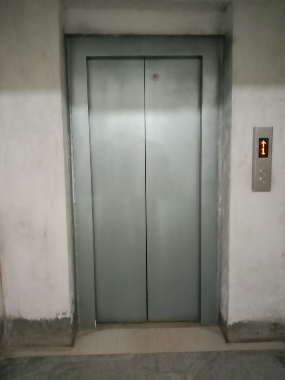 Lift to reach the apartment 