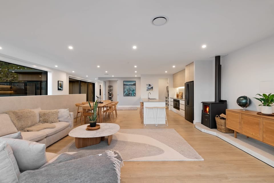 Lounge and kitchen
