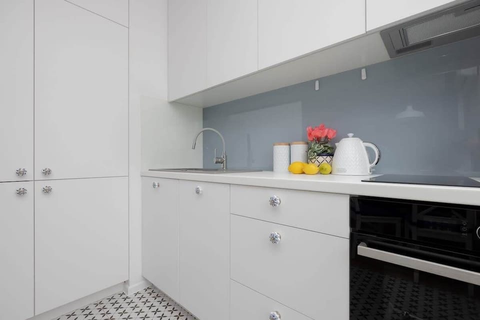 A functional, fully equipped kitchen allows you to conveniently prepare meals in a home-like setting.