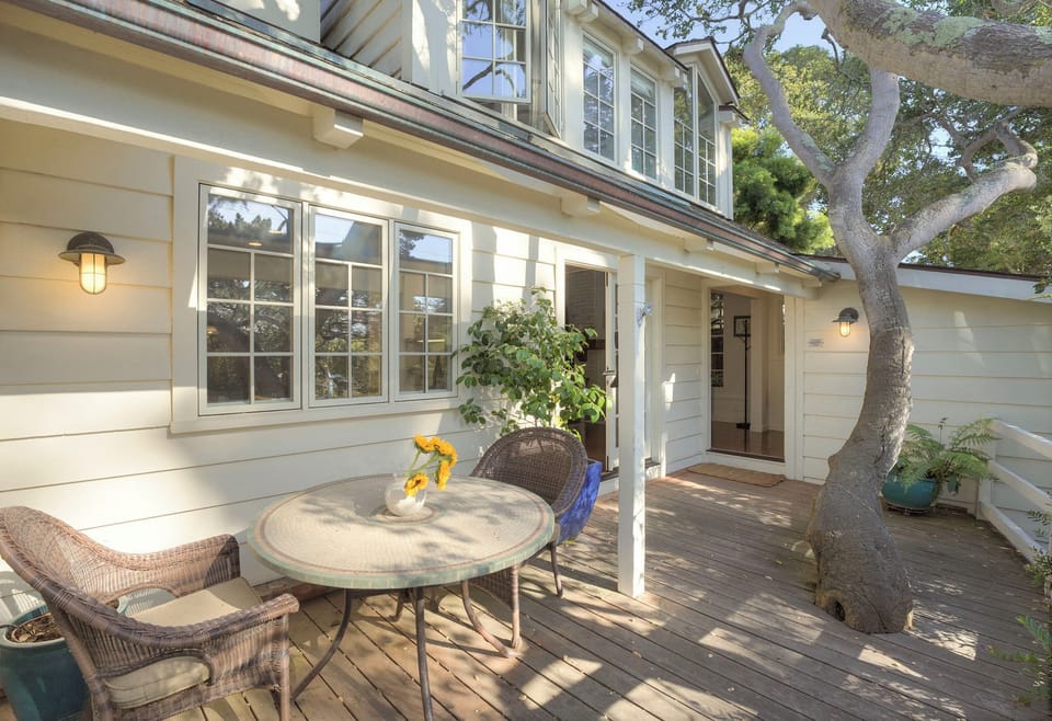 "Sea Daze" ~ Perfect Carmel Home Near the Beach