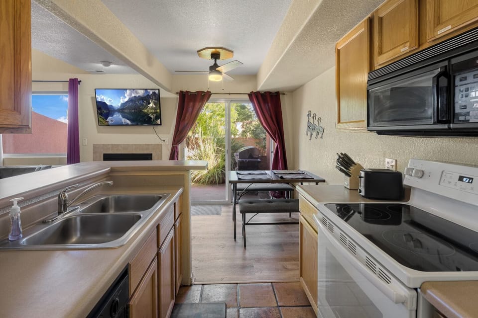 Fully Stocked Kitchen