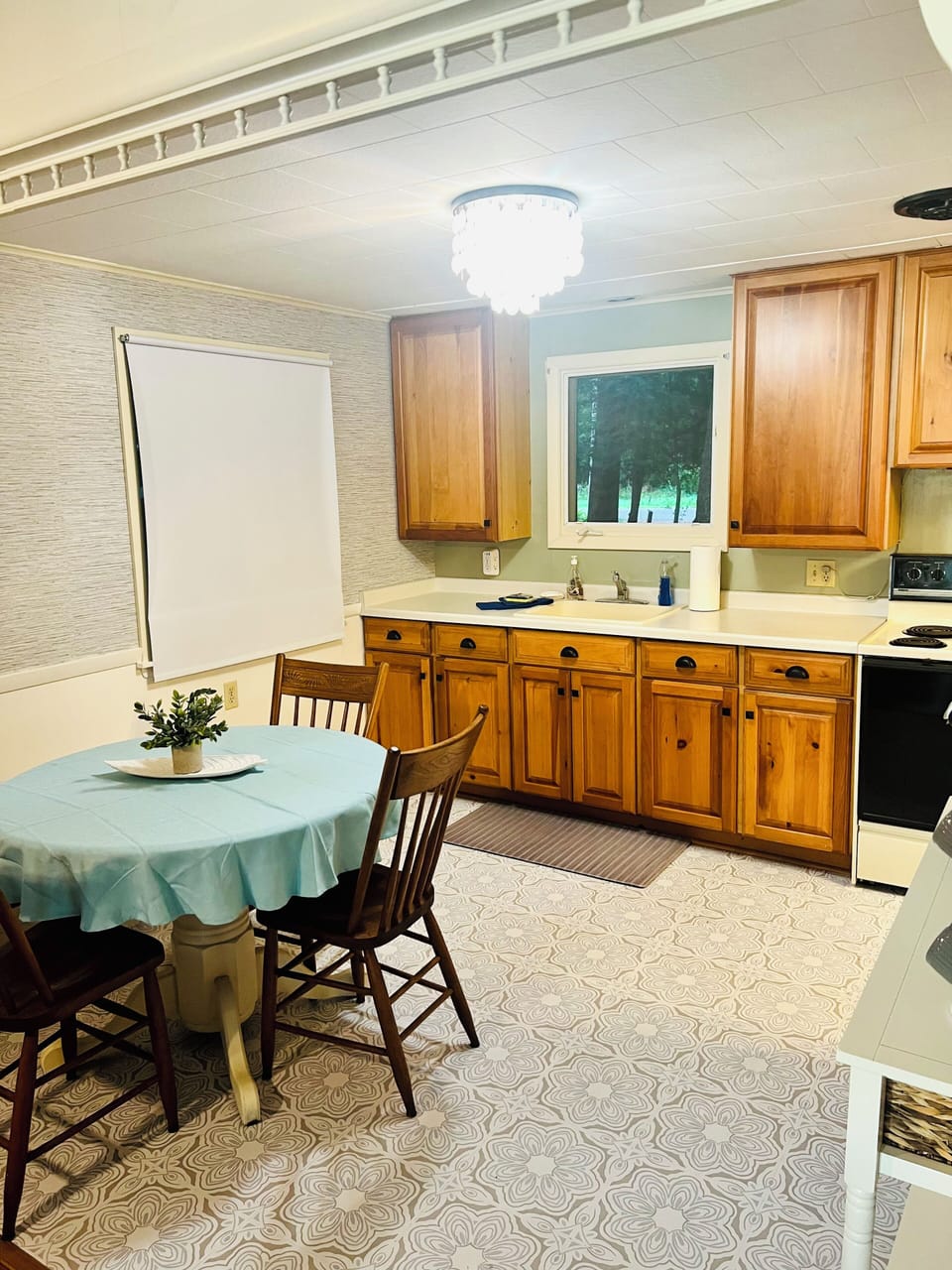 Full kitchen