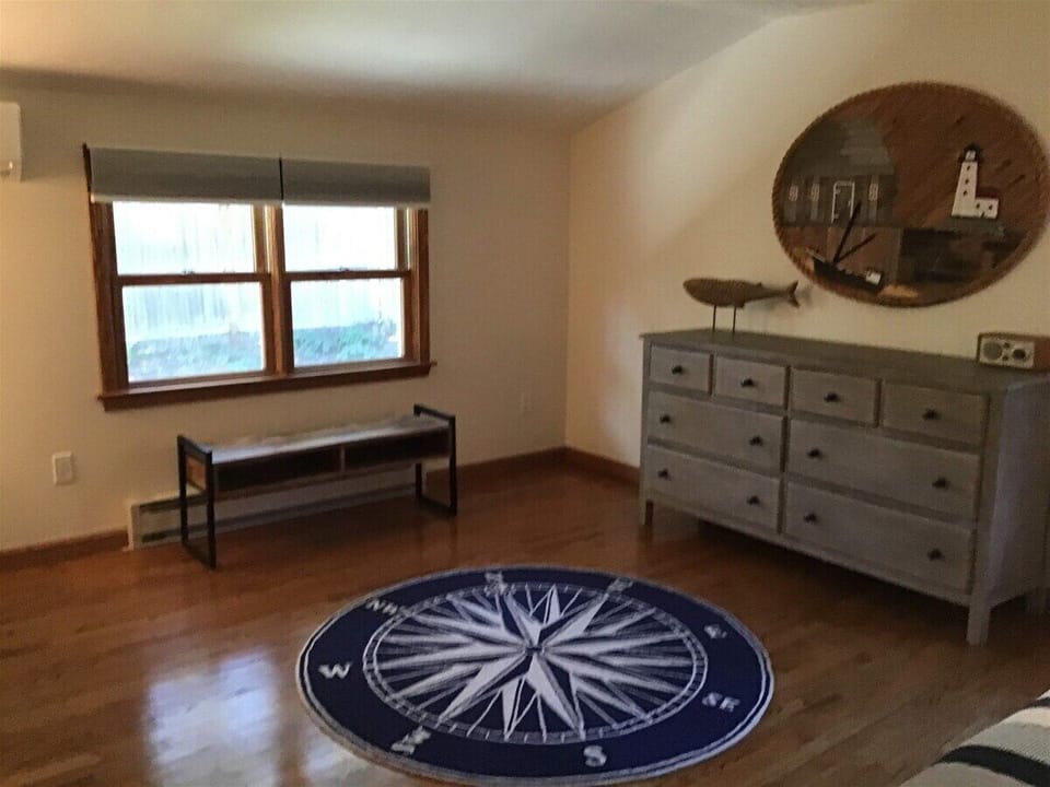 Large bedroom with bureau