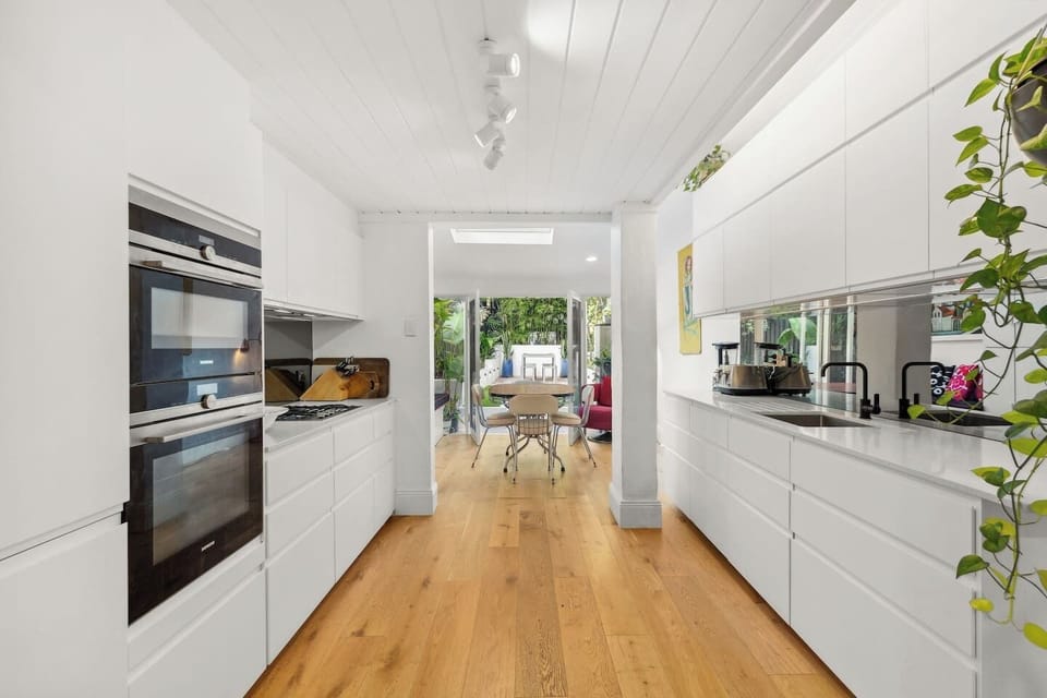 Pop a roast in the oven, make some toast or pour yourself a relaxing cup of tea in this fully-equipped kitchen. 
