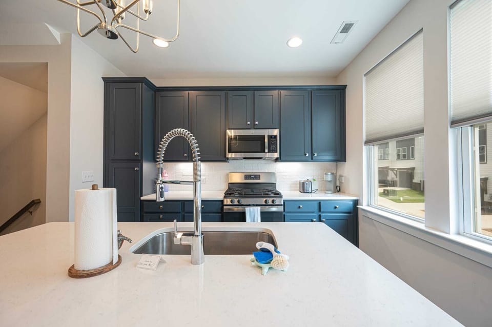 Full Size Kitchen with all essentials