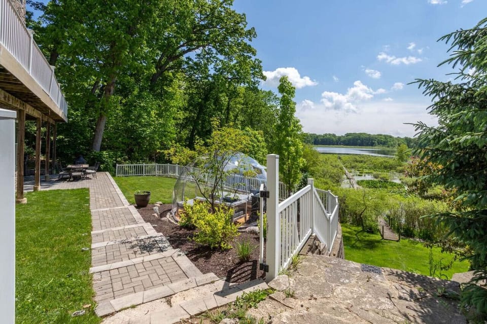 At Valparaiso Lakeside Retreat you can enjoy scenic views, tranquility & nature, all near Indiana dunes, downtown Valparaiso, and Valparaiso University.  The dock down on the lake is our neighbors private property and will not be available to guests.