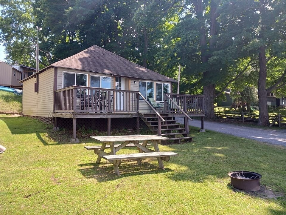 COTTAGE
