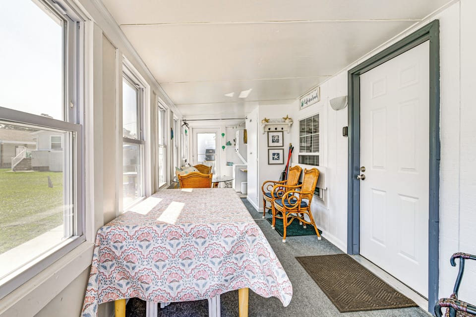 Sunroom | Washer & Dryer