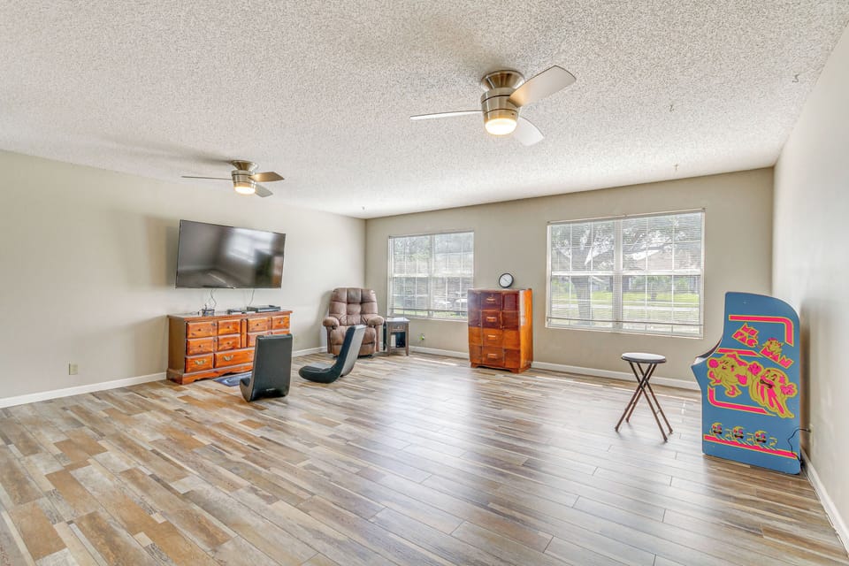 Game Room | Smart TV | Arcade Game