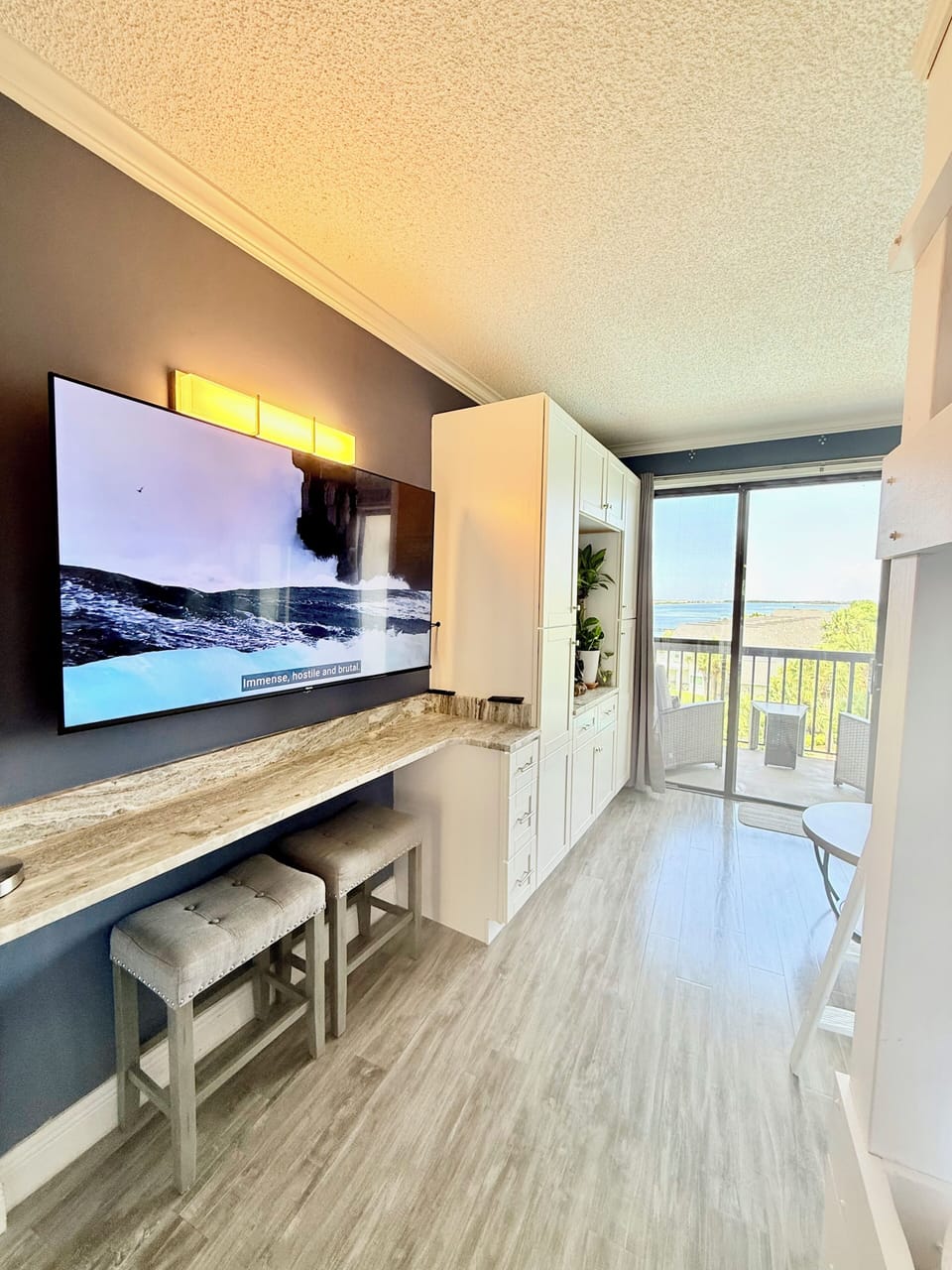 65 in tv, barstools