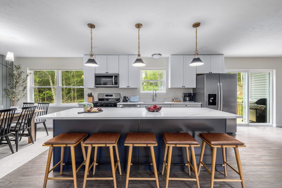 Fully stocked kitchen. Pocono Mountains Family Friendly & Kid Friendly Amenities, Hot Tub, Sauna, Fire Pit, Grill, Game room, Gaming stations, Pool, Ski, Hike