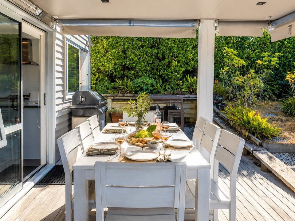 Outdoor Dining with BBQ