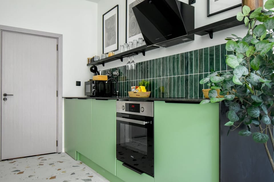 Efficient Layout: Enjoy an efficient and well-organized kitchen layout that makes cooking a breeze.