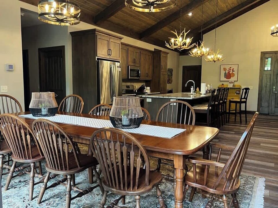 Dining room & kitchen