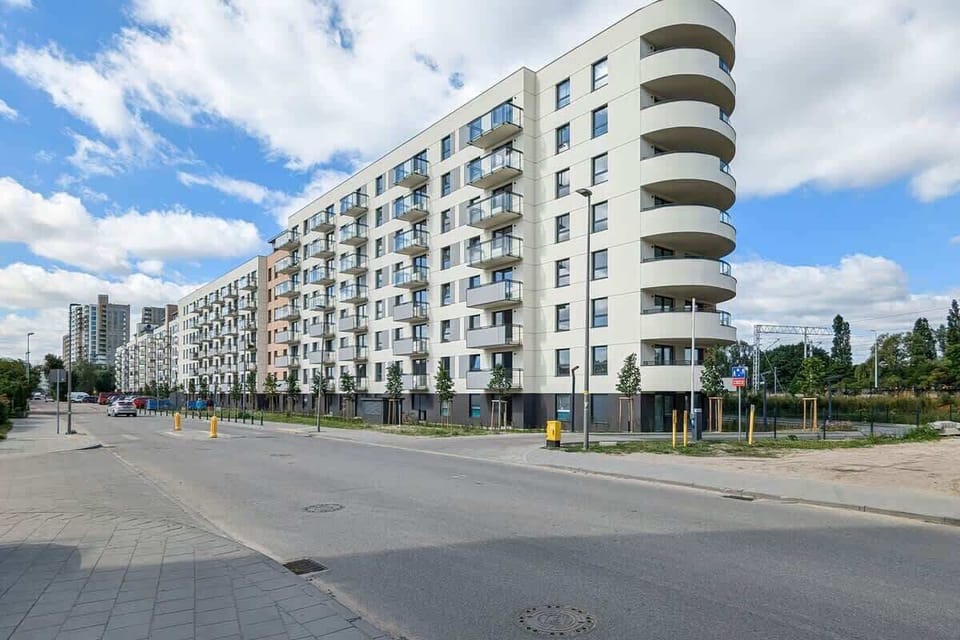 Stay in a well-connected area with excellent public transport links. 