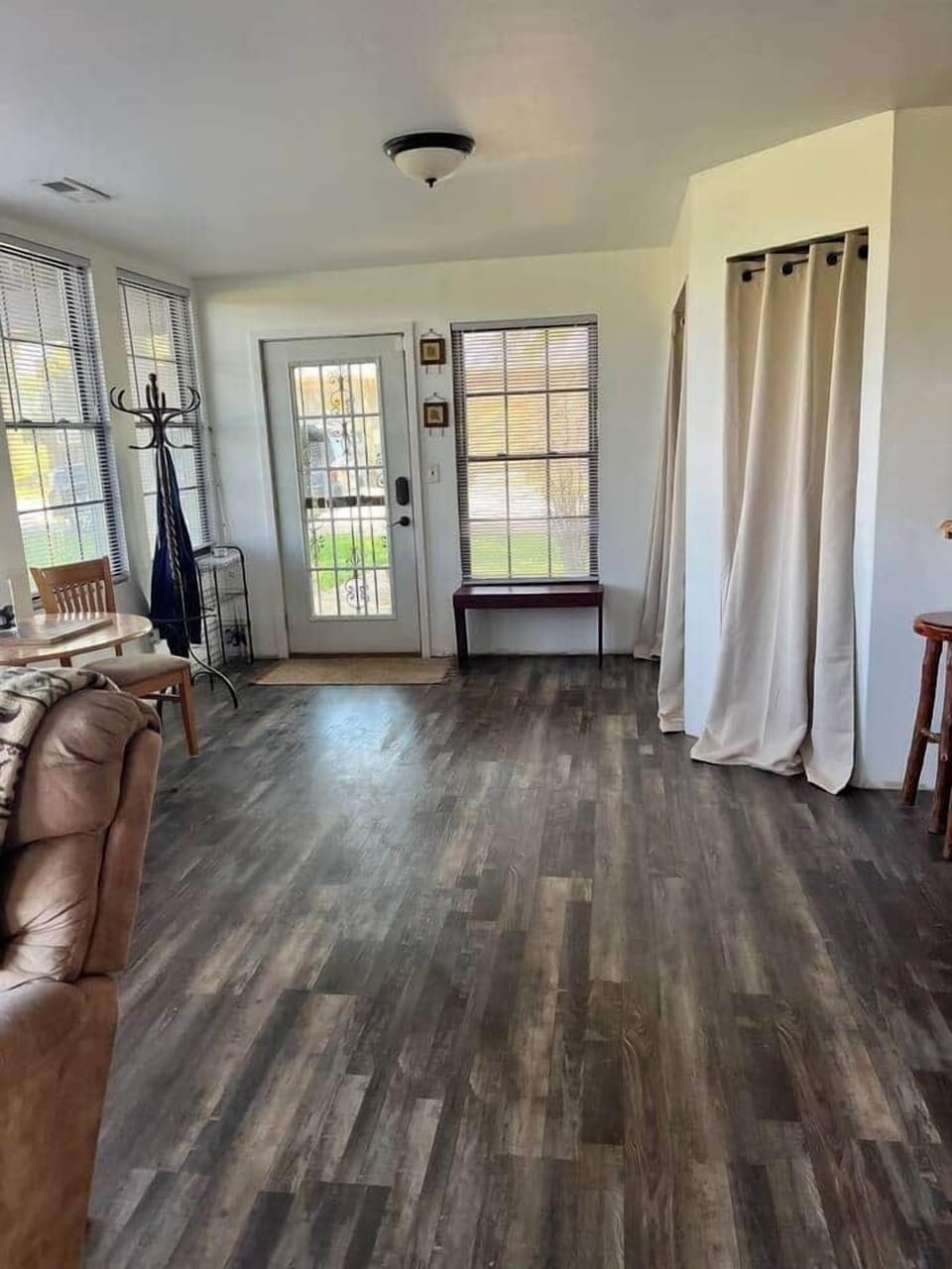 Drop your shoes, your on cabin time now!