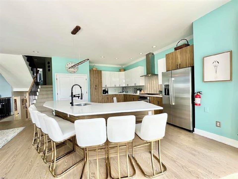 Grande kitchen island seats 8