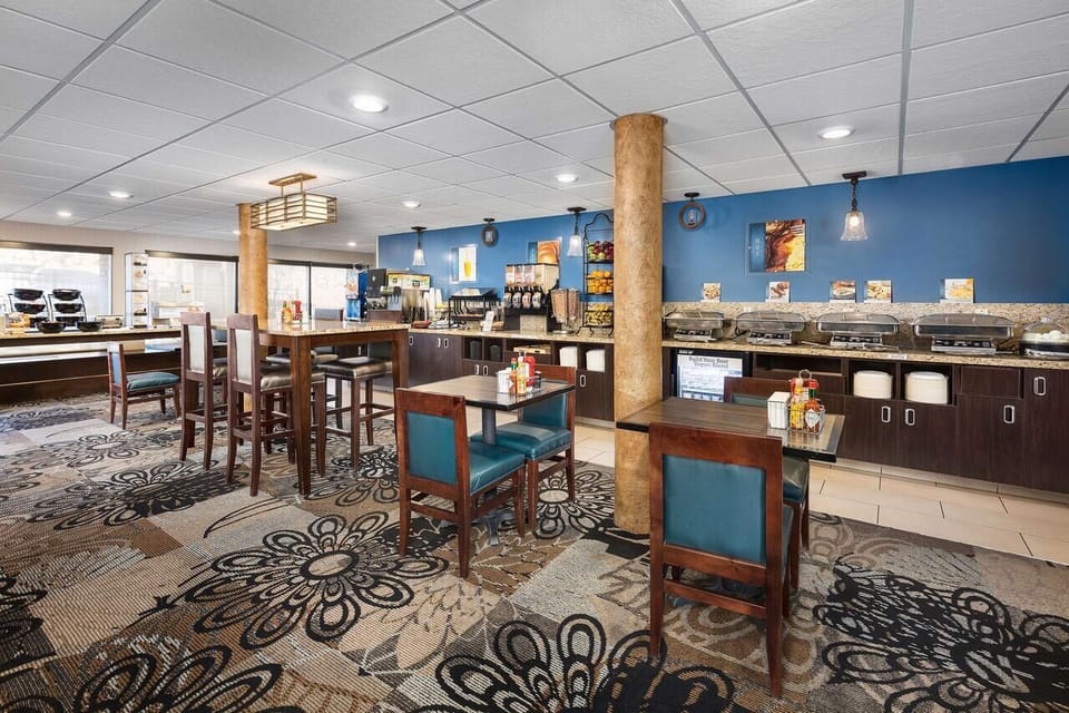 Start mornings with a hearty breakfast in a welcoming dining area.