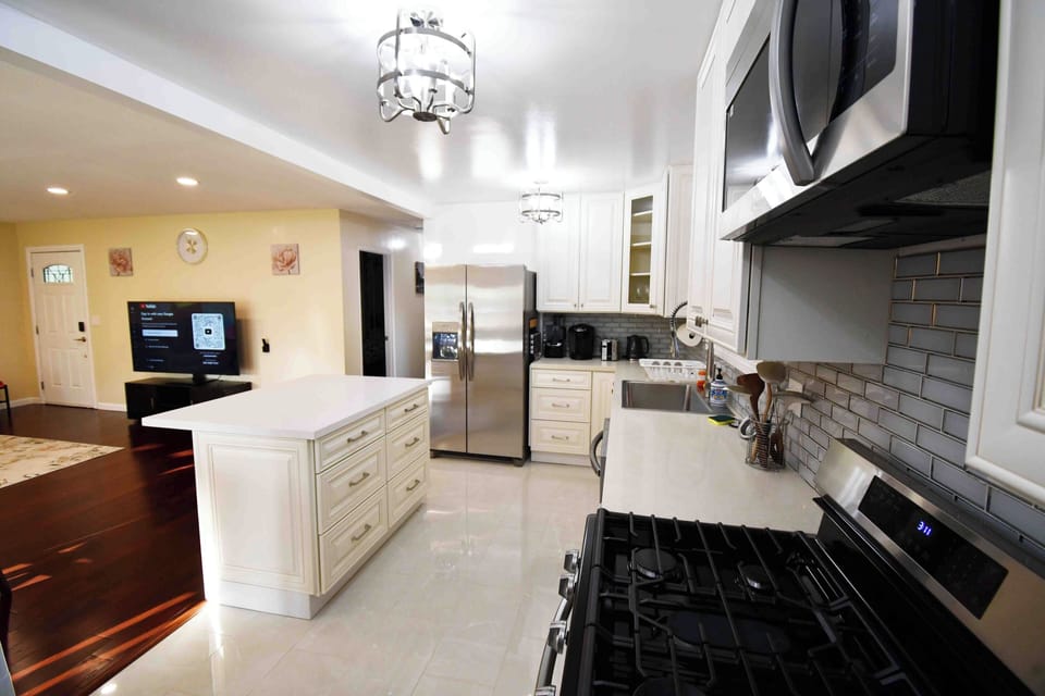 Full Kitchen 