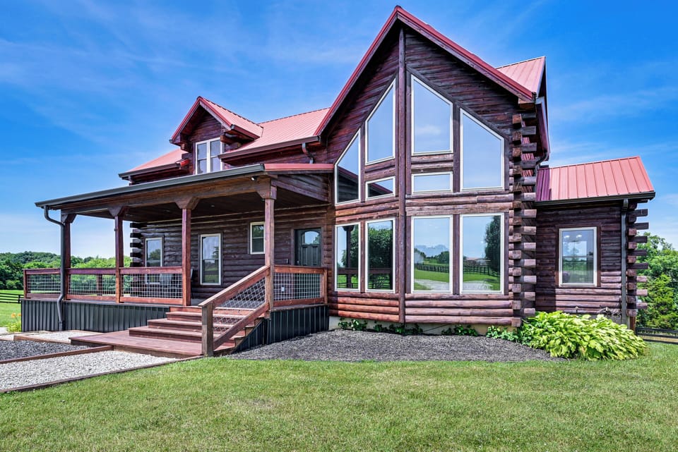 Brownsville Vacation Rental | 4BR | 3.5BA | 2,100 Sq Ft | Stairs Required