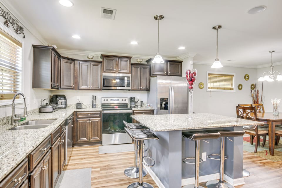 West Columbia Vacation Rental | 5BR | 3BA | 2,264 Sq Ft | 1 Step to Enter