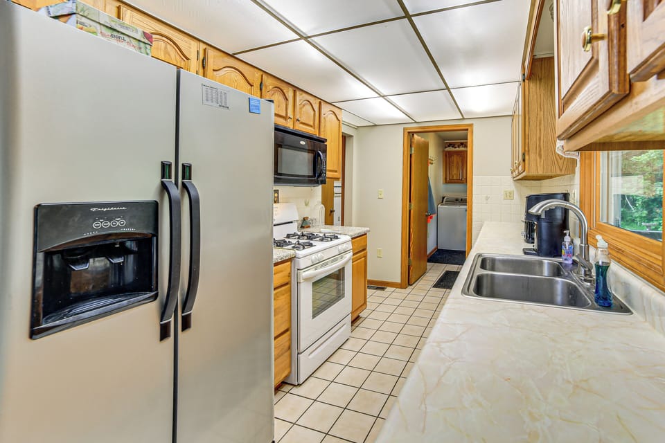Kitchen | 1st Floor | Cooking Basics | Toaster