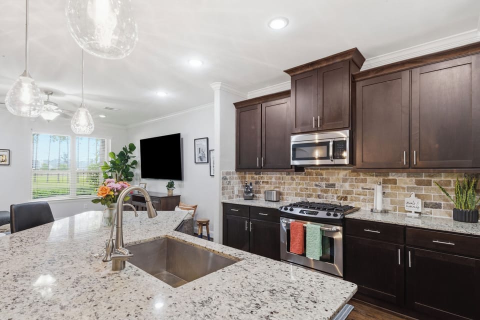 The bright & beautiful kitchen has everything needed for making family faves! 