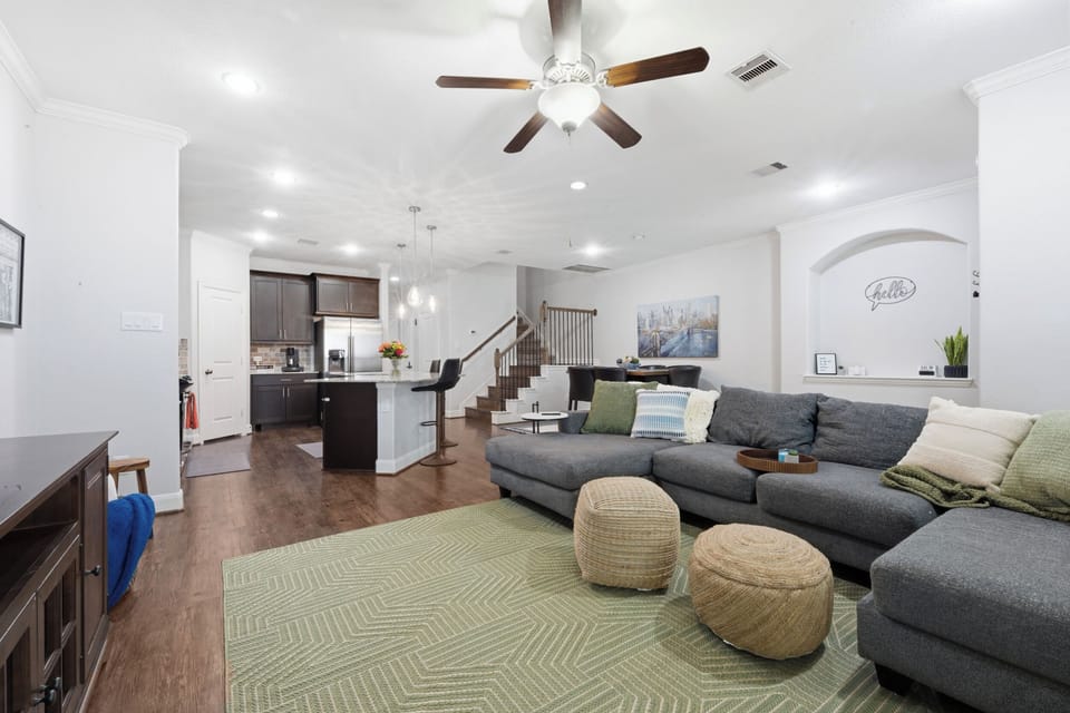 The 1st floor is a perfect space for quality time with loved ones. 