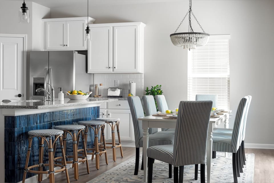 Dining area and kitchen close to each other
