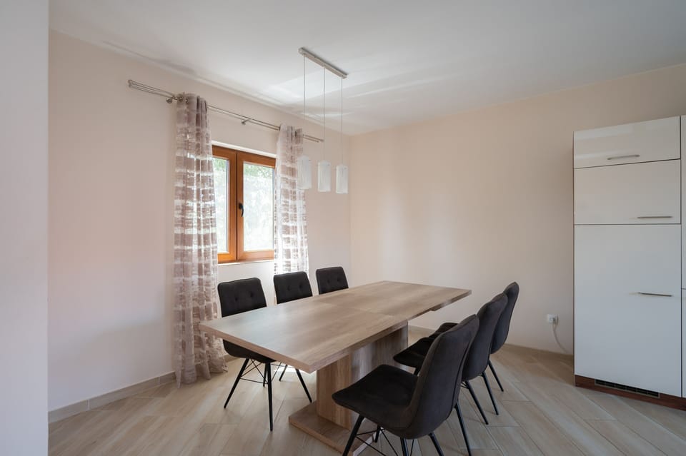 Dining room 1