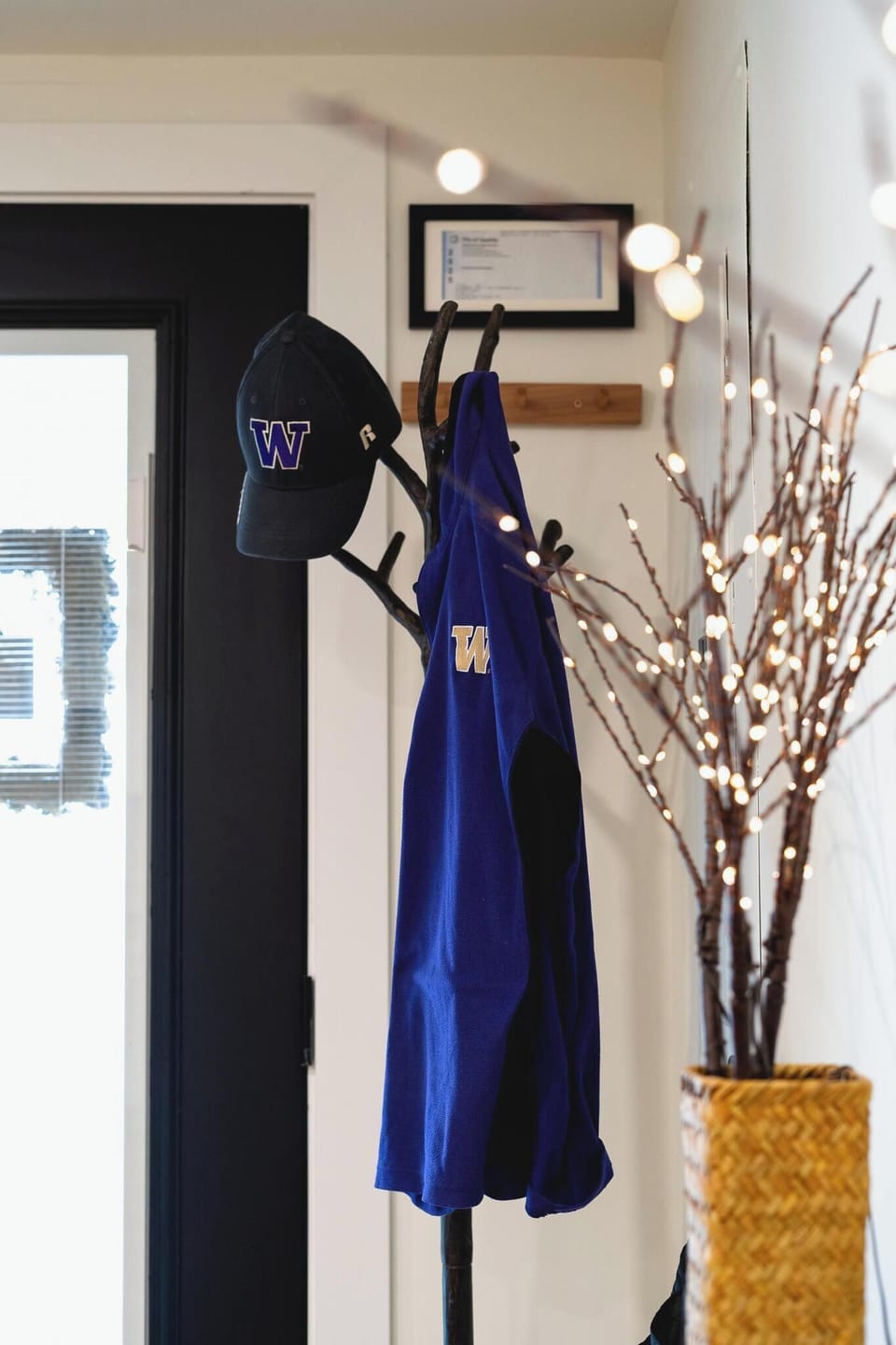 - Entryway with coat rack for jackets hats and bags  
- Decorative touches add warmth and character inside  
- Perfect welcome spot to settle in after your day  
