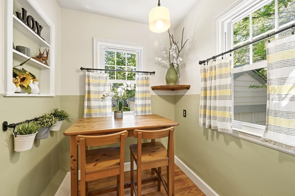Breakfast Nook