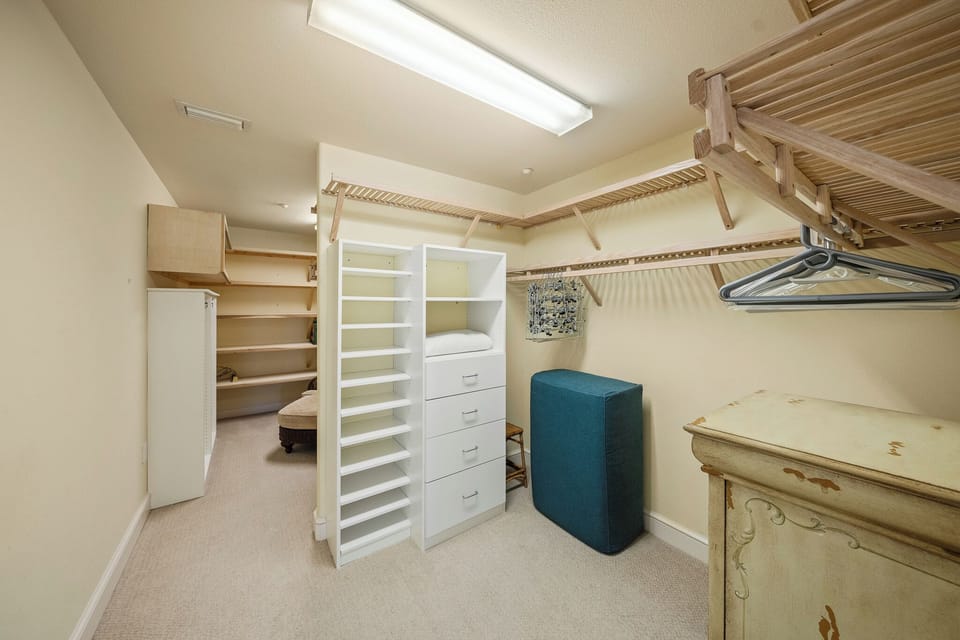 Primary Bedroom - Walk-in Closet