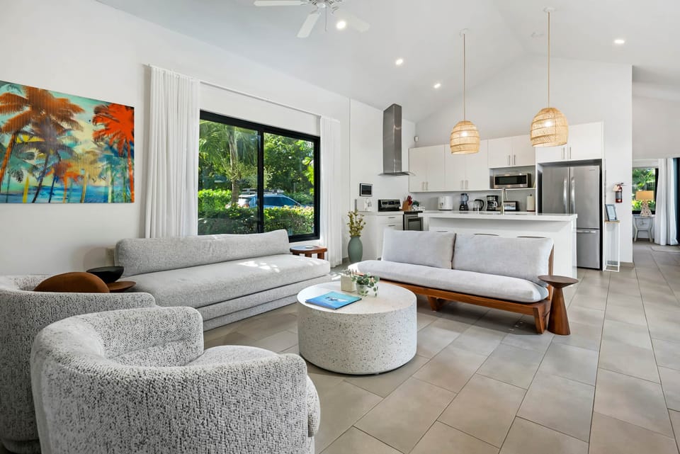 Tradewinds - Living Room 1d