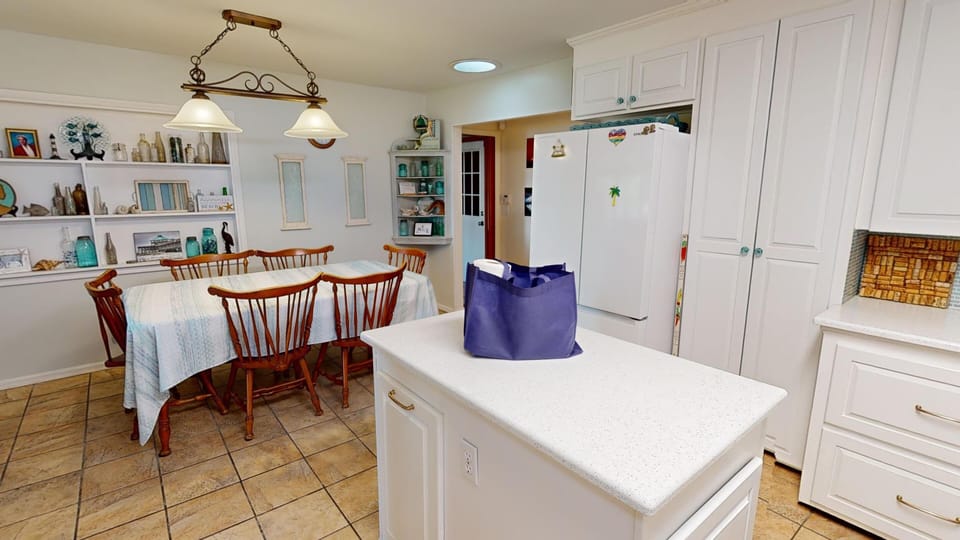 Marsh-Gayz-Kitchen