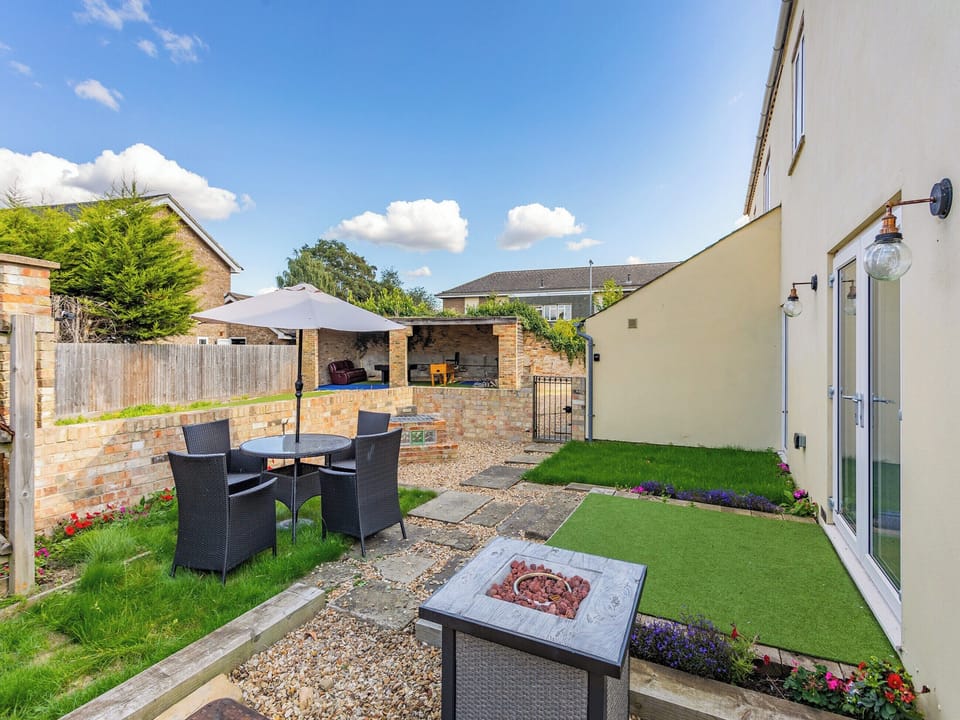 Outdoor area | Cathedral View Farmhouse, Ely