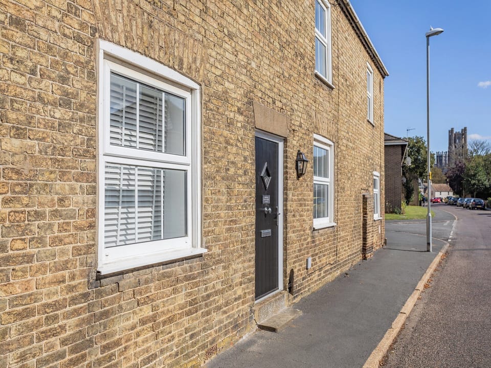 Exterior | Cathedral View Farmhouse, Ely