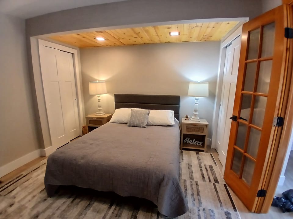 Primary Bedroom - 1st level - Queen