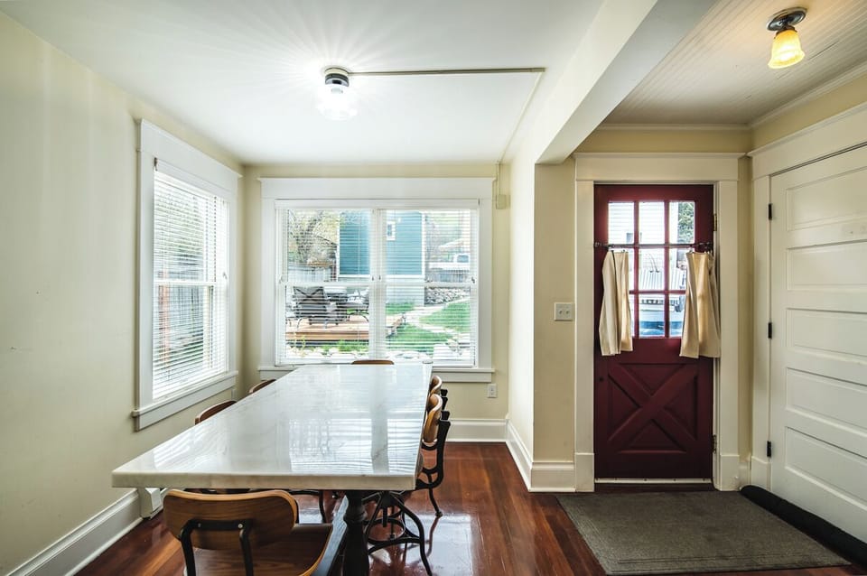 Dining Room (2)
