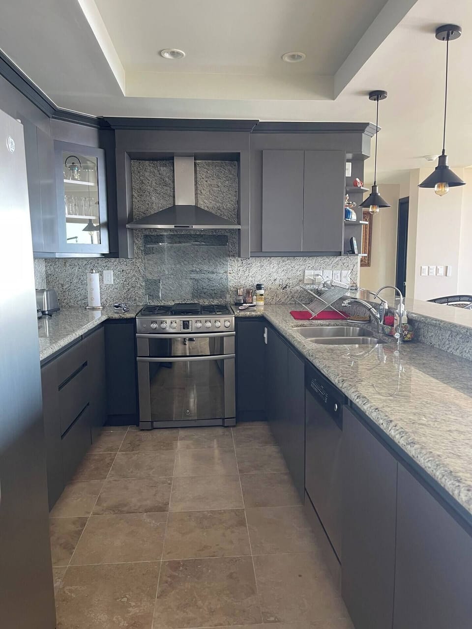 Fully equipped kitchen.