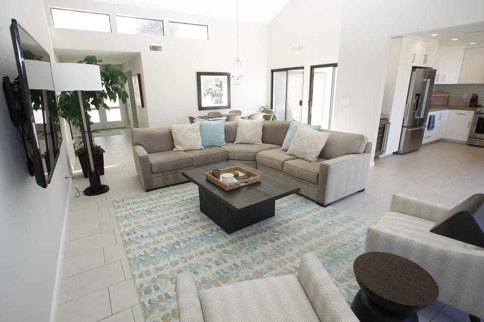Spacious open concept living area 