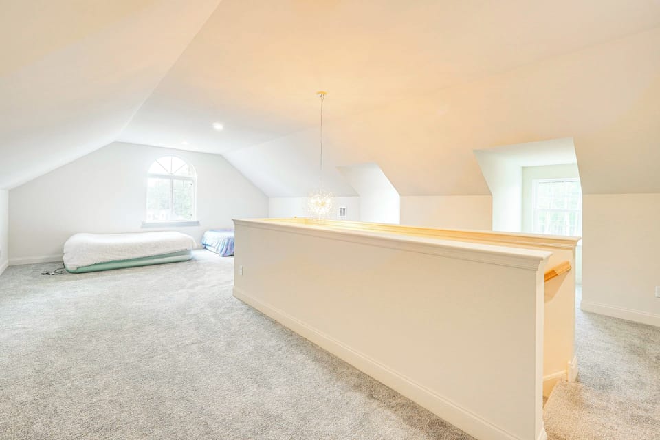 Loft | 2 Twin Beds | 3rd Floor