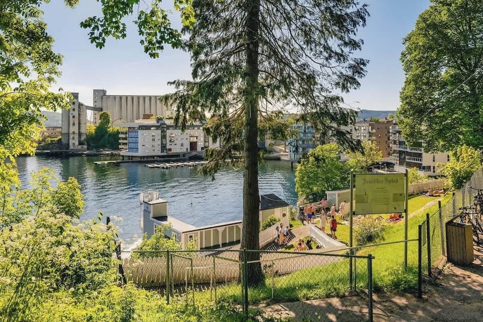 An area that combines urban and green living. 