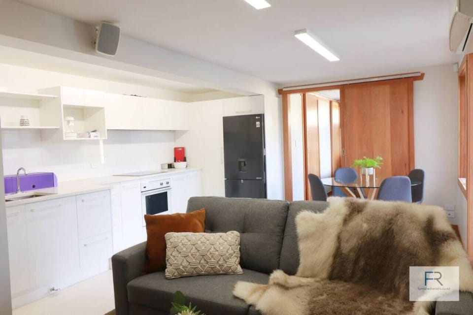 Open plan living room, kitchen and dining