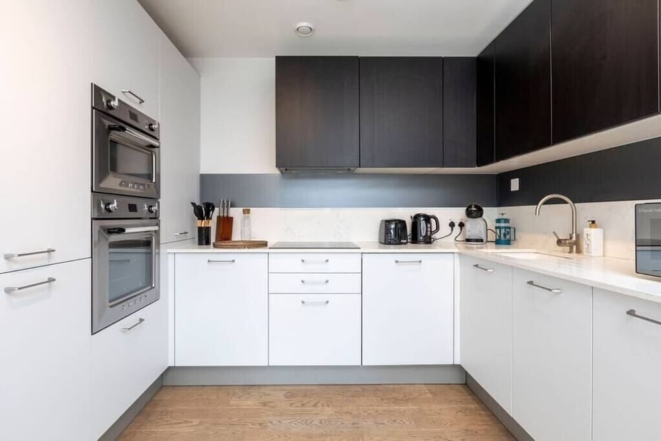 Fully equipped kitchen, coffee machine, dishwasher, Modern Appliances
