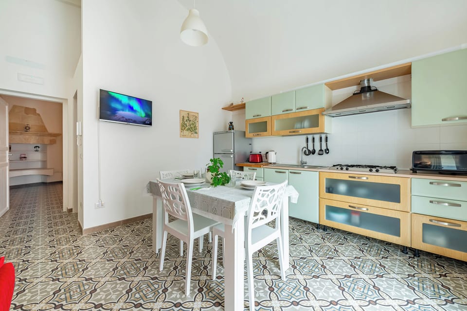 Kitchen and dining area