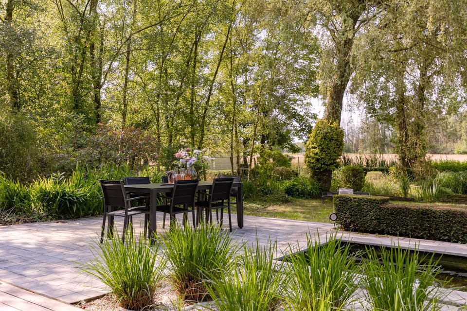 Outdoor dining terrace overlooking the garden 🍽️
