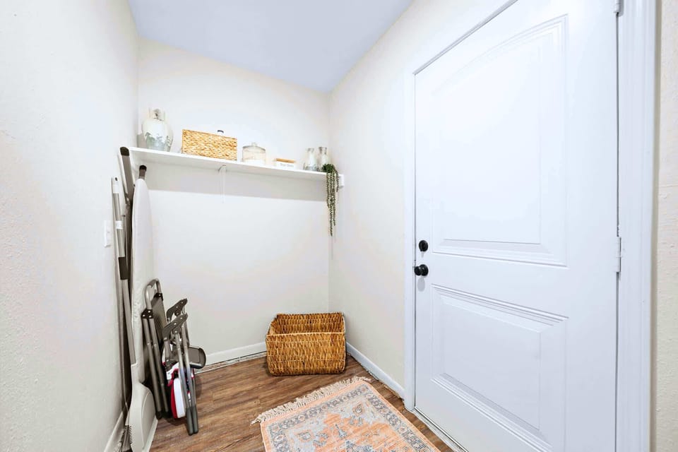 Entryway: Step into a welcoming space with stylish decor and ample storage for your adventures!