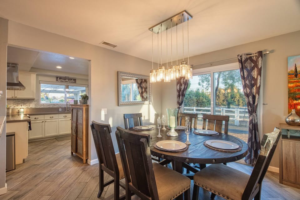 6 seaters equestrian dining table set at Dovetale Vineyard Villa